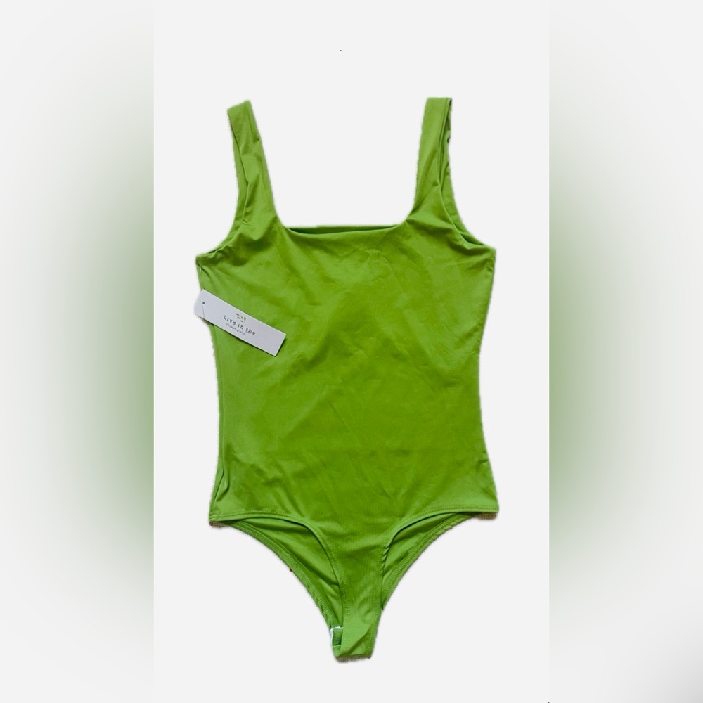 Green 'Live in the Moment' Top